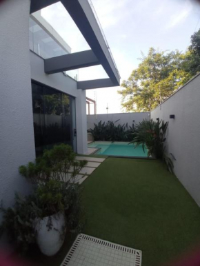 Casa alto padrão , para 10 pessoas, com piscina em Foz